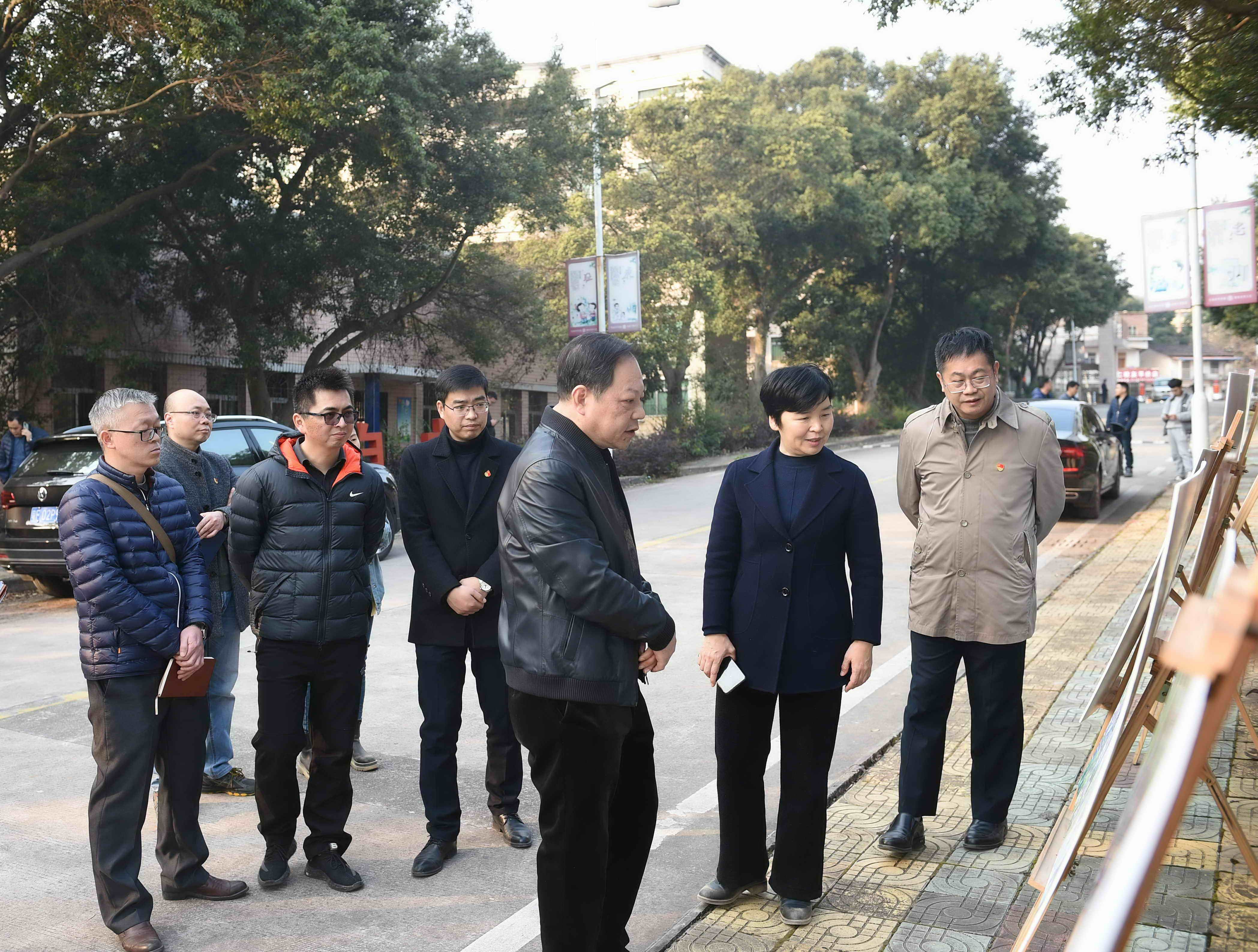 C:\Users\gdsspt\Desktop\20210107韶关市副市长高冬瑞莅临我校浈江校区视察校园修缮建设情况——改\2021年1月6日 韶关市副市长高冬瑞到浈江校区考察调研 拍摄:刘静\1.jpg C:\Users\gdsspt\Desktop\20210107韶关市副市长高冬瑞莅临我校浈江校区视察校园修缮建设情况——改\2021年1月6日 韶关市副市长高冬瑞到浈江校区考察调研 拍摄:刘静\1.jpg